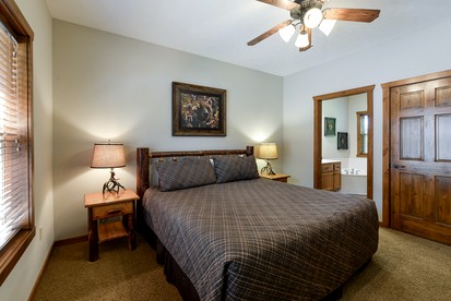 Wonderful Cabin with Game Room and Swimming Pool in Branson, Missouri - Branson, Missouri - glamping.directory