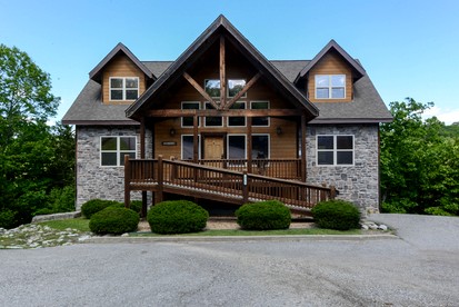Wonderful Cabin with Game Room and Swimming Pool in Branson, Missouri - glamping.directory