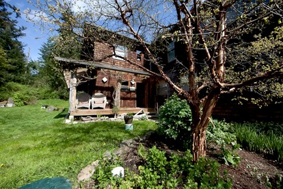 Charming Suite Rental with Deluxe Kitchen on Family Farm on Lummi Island - glamping.directory