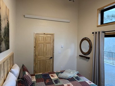 Radiant Family Vacation Rental Retreat near Black Hills Mountain in South Dakota - Keystone, South Dakota - glamping.directory