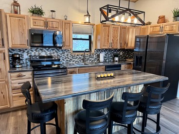 Radiant Family Vacation Rental Retreat near Black Hills Mountain in South Dakota - Keystone, South Dakota - glamping.directory