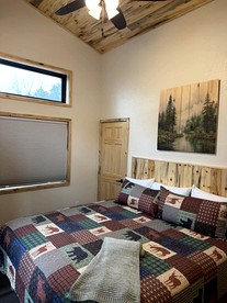 Radiant Family Vacation Rental Retreat near Black Hills Mountain in South Dakota - Keystone, South Dakota - glamping.directory