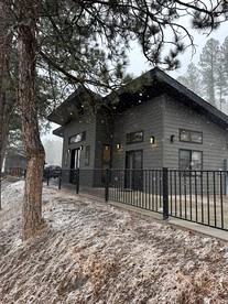 Radiant Family Vacation Rental Retreat near Black Hills Mountain in South Dakota - glamping.directory