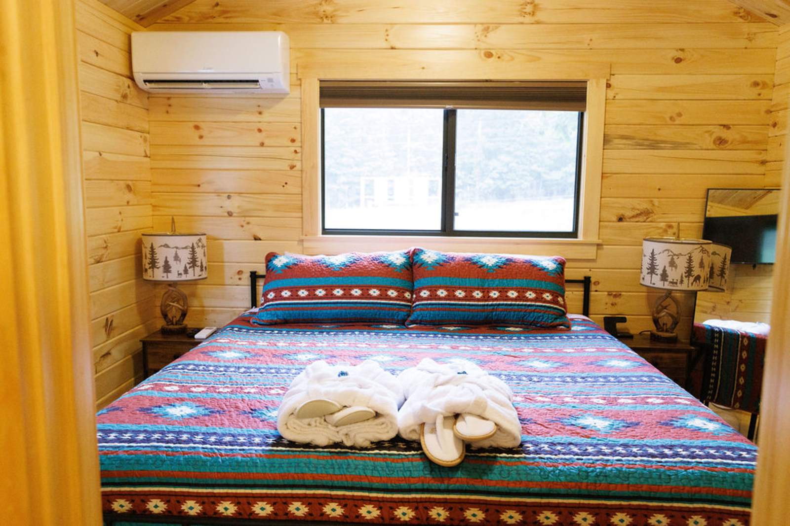 2 Cozy Cabins Near Hot Springs - Lonsdale, Arkansas - glamping.directory