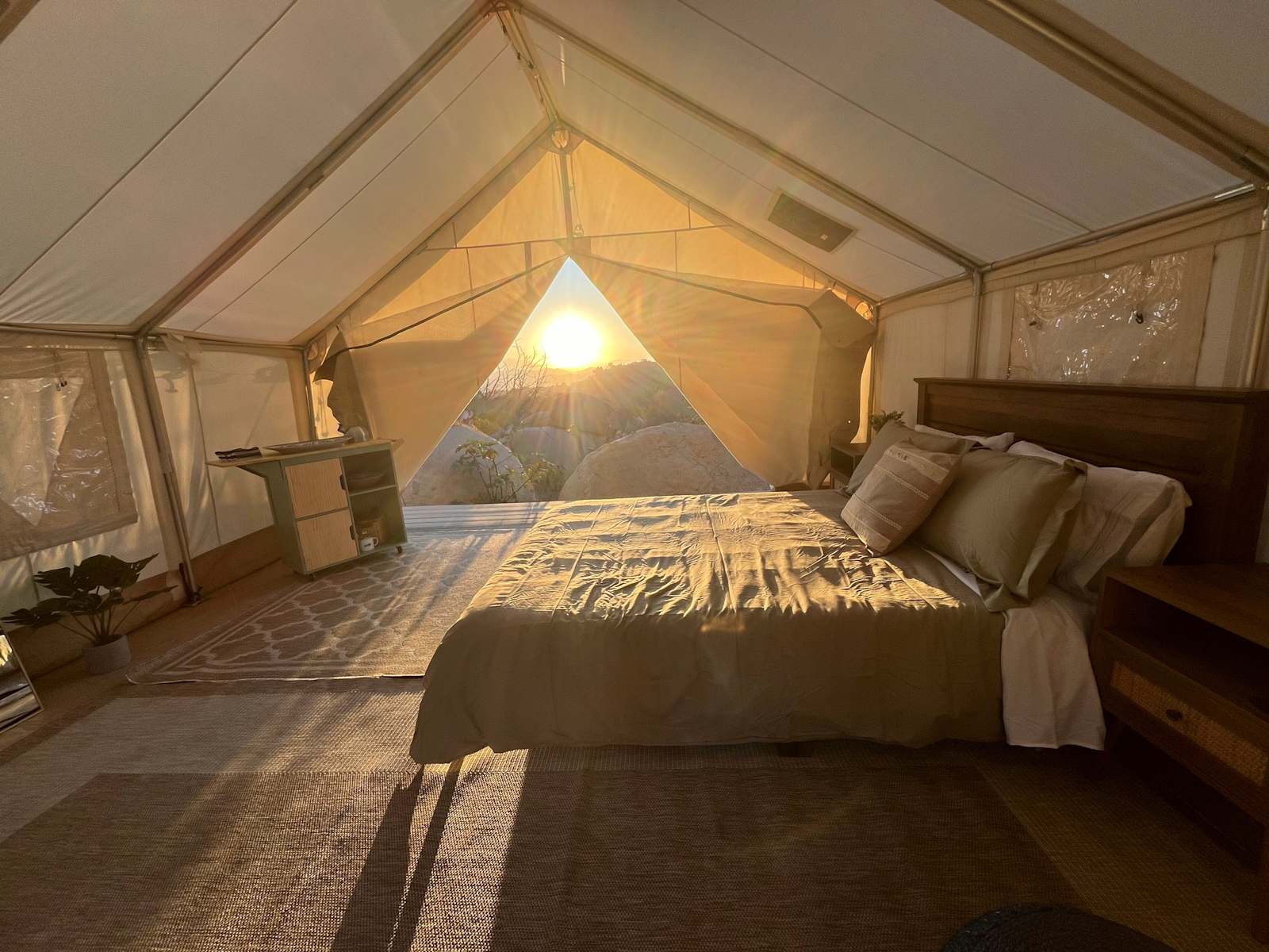 Splitrock - Branch Out Glamping - Fallbrook, California - glamping.directory
