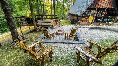 Gorgeous Secluded Cabin with Hiking Trails Near in Frenchburg, Kentucky - Frenchburg, Kentucky - glamping.directory