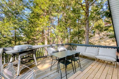 Incredible Modern A-Frame Cabin with Beautiful Deck Surrounded by Trees for an Unforgettable Unique Getaway in Nature in Lake Arrowhed, California - Lake Arrowhead, California - glamping.directory