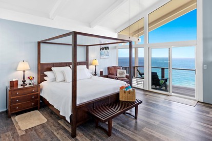 Incredible Luxury Retreat on Secluded Estate with Ocean Views and Deck in North Kauai, Hawaii - Princeville, Hawaii - glamping.directory