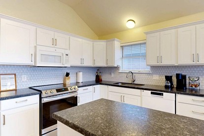 Cozy Updated Home Near Wolf Pen Creek Park – College Station, Texas - College Station, Texas - glamping.directory