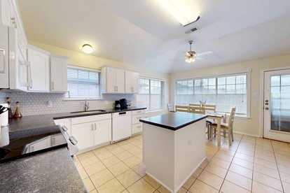 Cozy Updated Home Near Wolf Pen Creek Park – College Station, Texas - College Station, Texas - glamping.directory