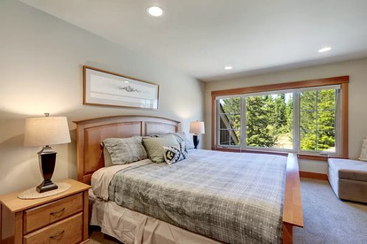Pet-Friendly Getaway with a Hot Tub on a Stunning Resort in Cle Elum, Washington - Cle Elum, Washington - glamping.directory