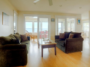 Beautiful Beach Cottage Rental for Family Getaway to Belfast, Maine - Belfast, Maine - glamping.directory