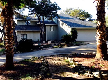 Spacious Cottage Rental on the Banks of Lake Travis in the Texas Hill Country - glamping.directory