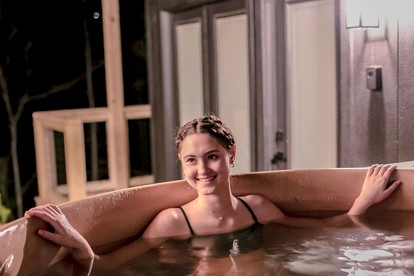 Retro Camper Retreat with Firepit & Hot Tub Escape in Sevierville, Tennessee - Sevierville, Tennessee - glamping.directory