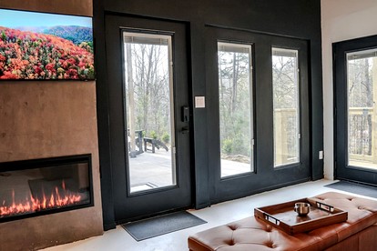 Retro Camper Retreat with Firepit & Hot Tub Escape in Sevierville, Tennessee - Sevierville, Tennessee - glamping.directory