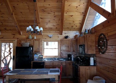 Spectacular Woodland Cabin near Smoky Mountains in Sevierville, Tennessee - Sevierville, Tennessee - glamping.directory