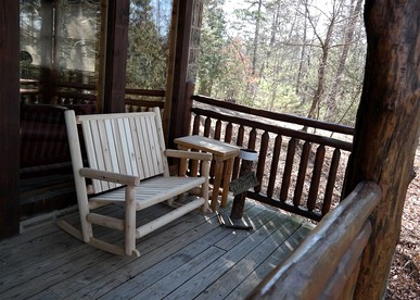 Spectacular Woodland Cabin near Smoky Mountains in Sevierville, Tennessee - Sevierville, Tennessee - glamping.directory