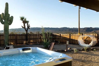Spectacular Desert Cottage with Sauna and Jacuzzi in California - Joshua Tree, California - glamping.directory