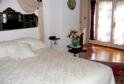 Private Suite Perfect for a Weekend Getaway near Keene, New Hampshire - Swanzey, New Hampshire - glamping.directory