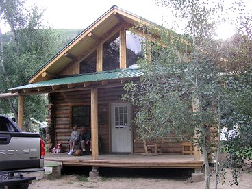 Family-Friendly Log Cabin Rental with a Private Porch near Gunnison, Colorado - Lake City, Colorado - glamping.directory