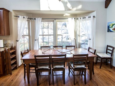 Amazing Contemporary Castle Rental for Families and Groups in Eureka Springs, Arkansas - Eureka Springs, Arkansas - glamping.directory