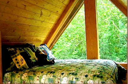 Rustic Cabin Rental with Gorgeous Bay Views in Homer, Alaska - Homer, Alaska - glamping.directory