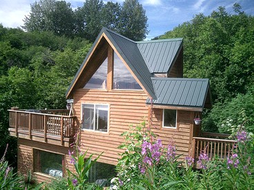 Rustic Cabin Rental with Gorgeous Bay Views in Homer, Alaska - Homer, Alaska - glamping.directory