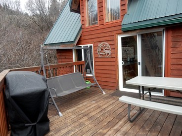 Rustic Cabin Rental with Gorgeous Bay Views in Homer, Alaska - Homer, Alaska - glamping.directory