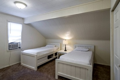 Incredible Nacogdoches Cabin Rentals Ideal for Large Group Getaways in Texas - Nacogdoches, Texas - glamping.directory