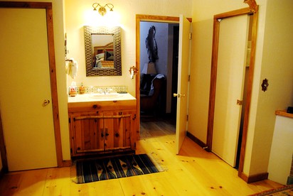 Charming Two-Person Suite Rental in the Mountains of Williams, Arizona - Williams, Arizona - glamping.directory