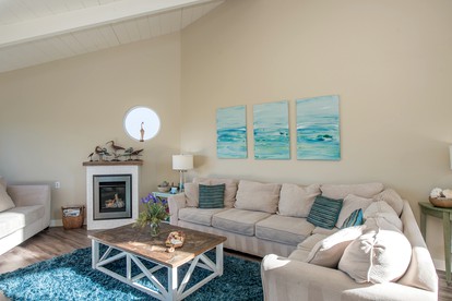 Family-Friendly Beach House Rental with Hot Tub for Glamping in Northern California - Dillon Beach, California - glamping.directory