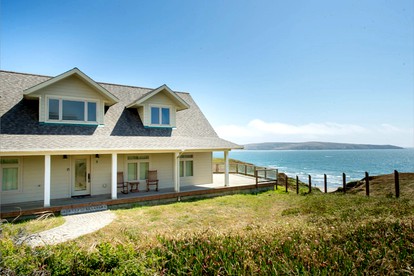 Family-Friendly Beach House Rental with Hot Tub for Glamping in Northern California - glamping.directory