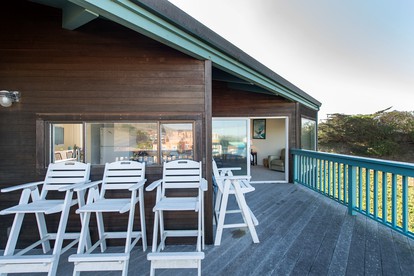 Family-Friendly Beach House Rental with Hot Tub for Glamping in Northern California - Dillon Beach, California - glamping.directory