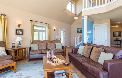 Family-Friendly Beach House Rental with Hot Tub for Glamping in Northern California - Dillon Beach, California - glamping.directory