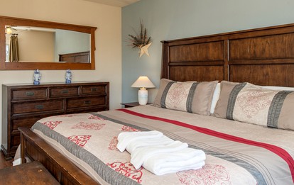 Family-Friendly Beach House Rental with Hot Tub for Glamping in Northern California - Dillon Beach, California - glamping.directory