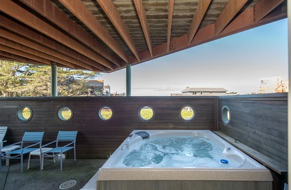 Family-Friendly Beach House Rental with Hot Tub for Glamping in Northern California - Dillon Beach, California - glamping.directory