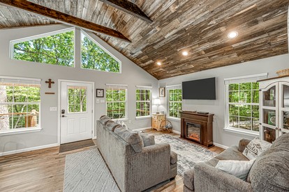 Magnificent Secluded Cabin in Fort Payne, Alabama - Fort Payne, Alabama - glamping.directory