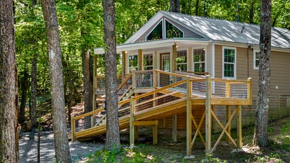 Magnificent Secluded Cabin in Fort Payne, Alabama - Fort Payne, Alabama - glamping.directory