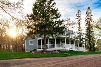 Lakefront Cottage Fully Equipped with Excellent Location in Saint Croix Falls, Wisconsin - Saint Croix Falls, Wisconsin - glamping.directory