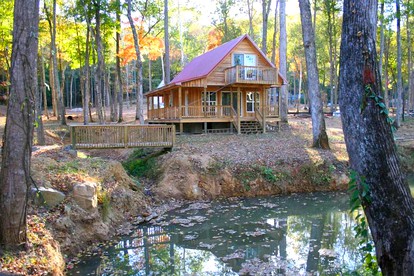 Creekside Cabin Rental Perfect for Families near Guntersville Lake, Alabama - glamping.directory