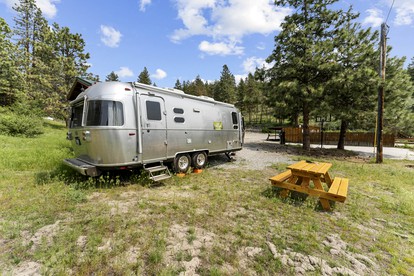 Fully-Equipped Airstream Rental for Glamping in Chelan, Washington - glamping.directory