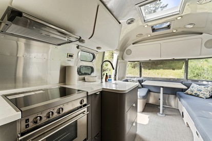 Fully-Equipped Airstream Rental for Glamping in Chelan, Washington - Chelan, Washington - glamping.directory