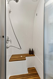 Fully-Equipped Airstream Rental for Glamping in Chelan, Washington - Chelan, Washington - glamping.directory