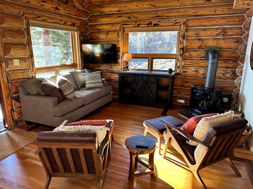 Gorgeous Log Cabin with Breathtaking Mountain Views for an Unforgettable Escape in Mountain Village, Colorado - Mountain Village, Colorado - glamping.directory