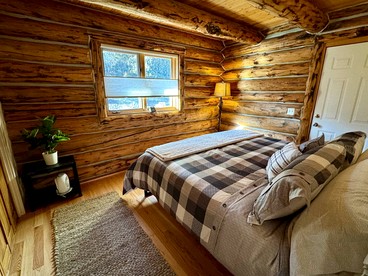 Gorgeous Log Cabin with Breathtaking Mountain Views for an Unforgettable Escape in Mountain Village, Colorado - Mountain Village, Colorado - glamping.directory