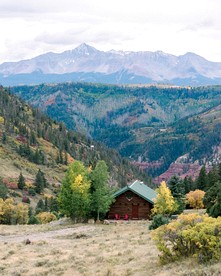 Gorgeous Log Cabin with Breathtaking Mountain Views for an Unforgettable Escape in Mountain Village, Colorado - glamping.directory