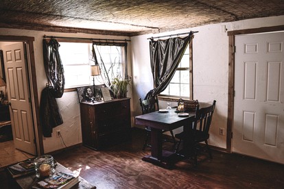 Charming Athens Accommodation Perfect for Romantic Getaways in Texas - Athens, Texas - glamping.directory