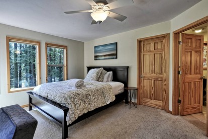 Cozy Cabin Retreat with Expansive Deck Near Lake and Trails in Tahoma, California - Tahoma, California - glamping.directory
