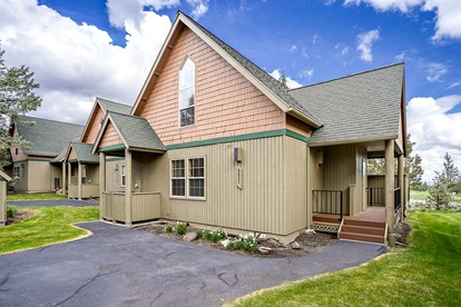 Marvelous Family-Friendly Cabin in Redmond, Oregon - Perfect Glamping Destination for Golf Enthusiasts - glamping.directory