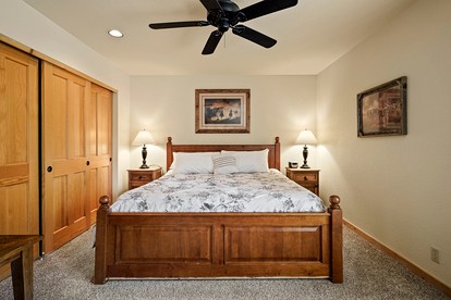 Marvelous Family-Friendly Cabin in Redmond, Oregon - Perfect Glamping Destination for Golf Enthusiasts - Redmond, Oregon - glamping.directory